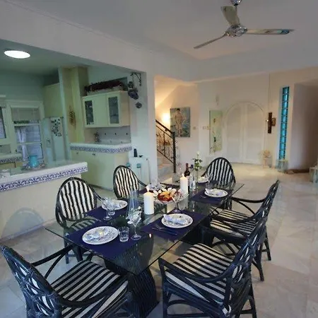Villa Paradiso Villa *